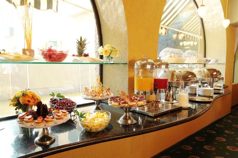 Hotel Torremayor Lyon Сантьяго Экстерьер фото