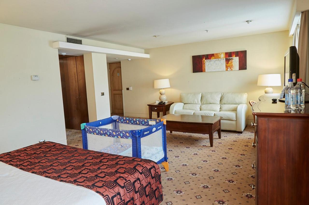 Hotel Torremayor Lyon Сантьяго Экстерьер фото
