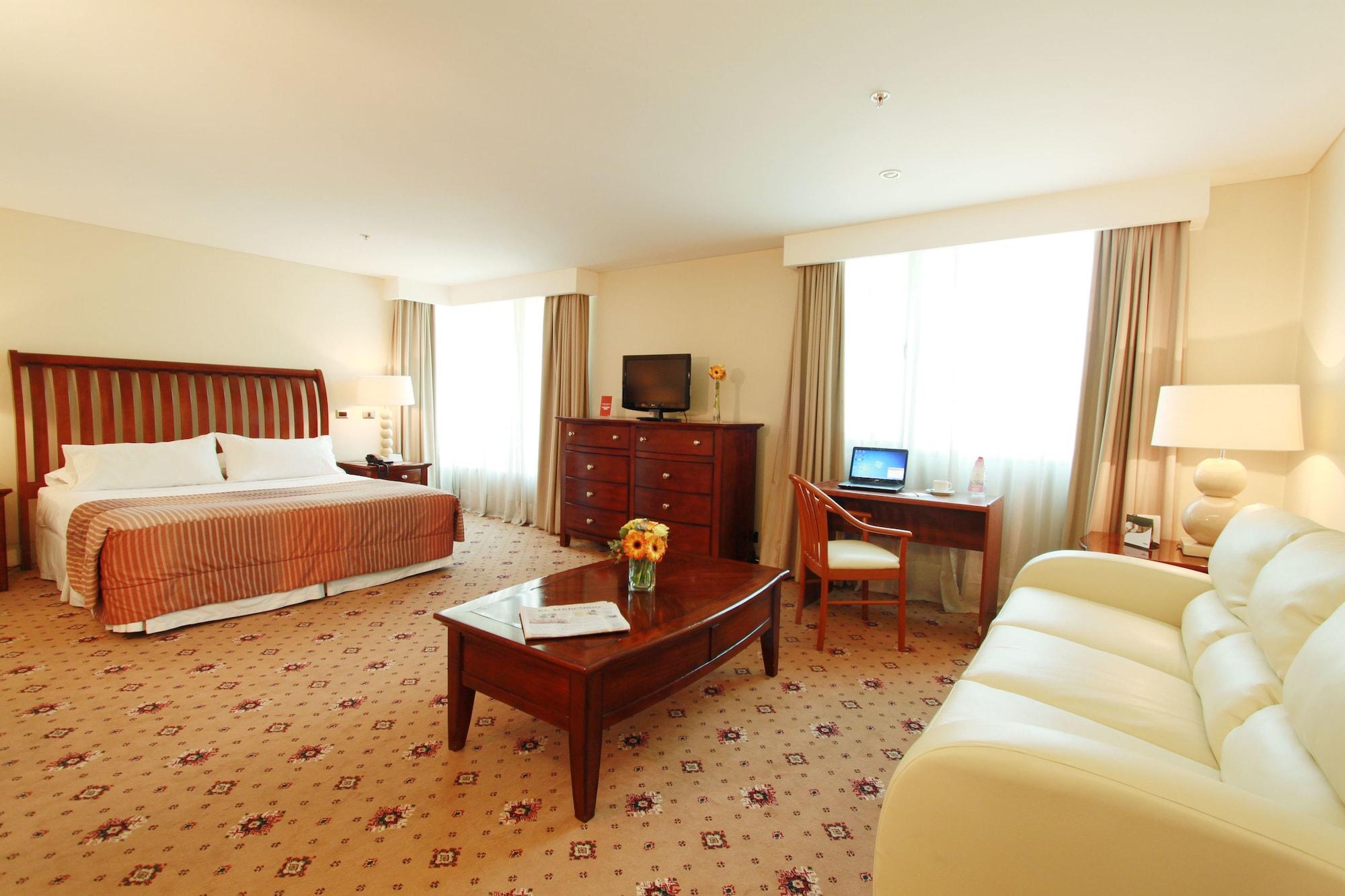 Hotel Torremayor Lyon Сантьяго Номер фото