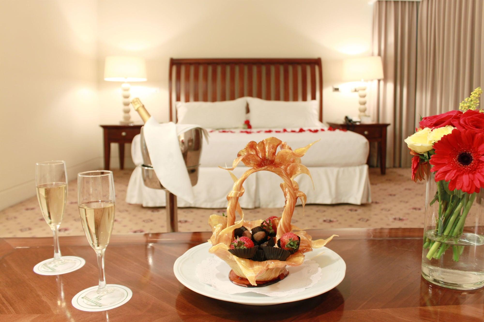 Hotel Torremayor Lyon Сантьяго Экстерьер фото