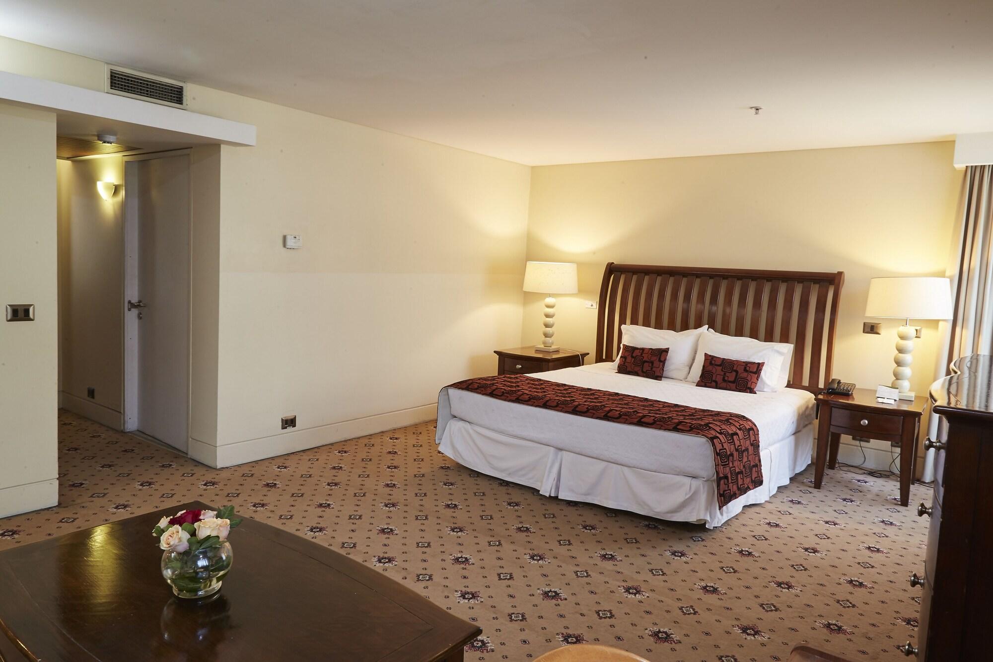 Hotel Torremayor Lyon Сантьяго Экстерьер фото