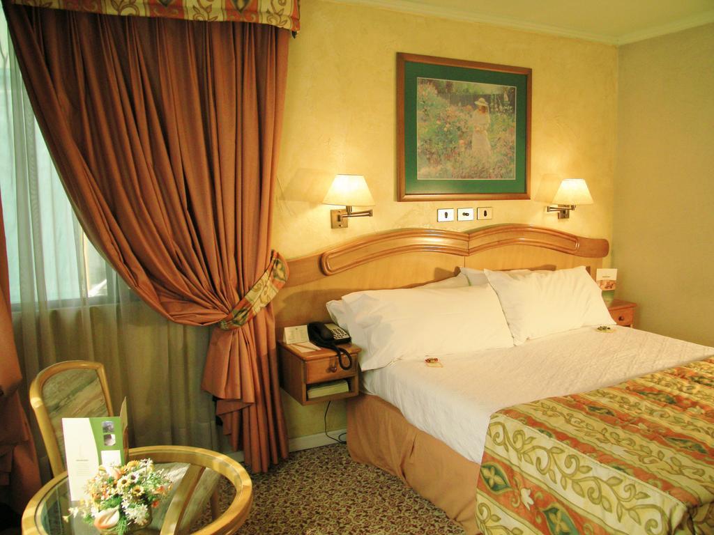 Hotel Torremayor Lyon Сантьяго Экстерьер фото