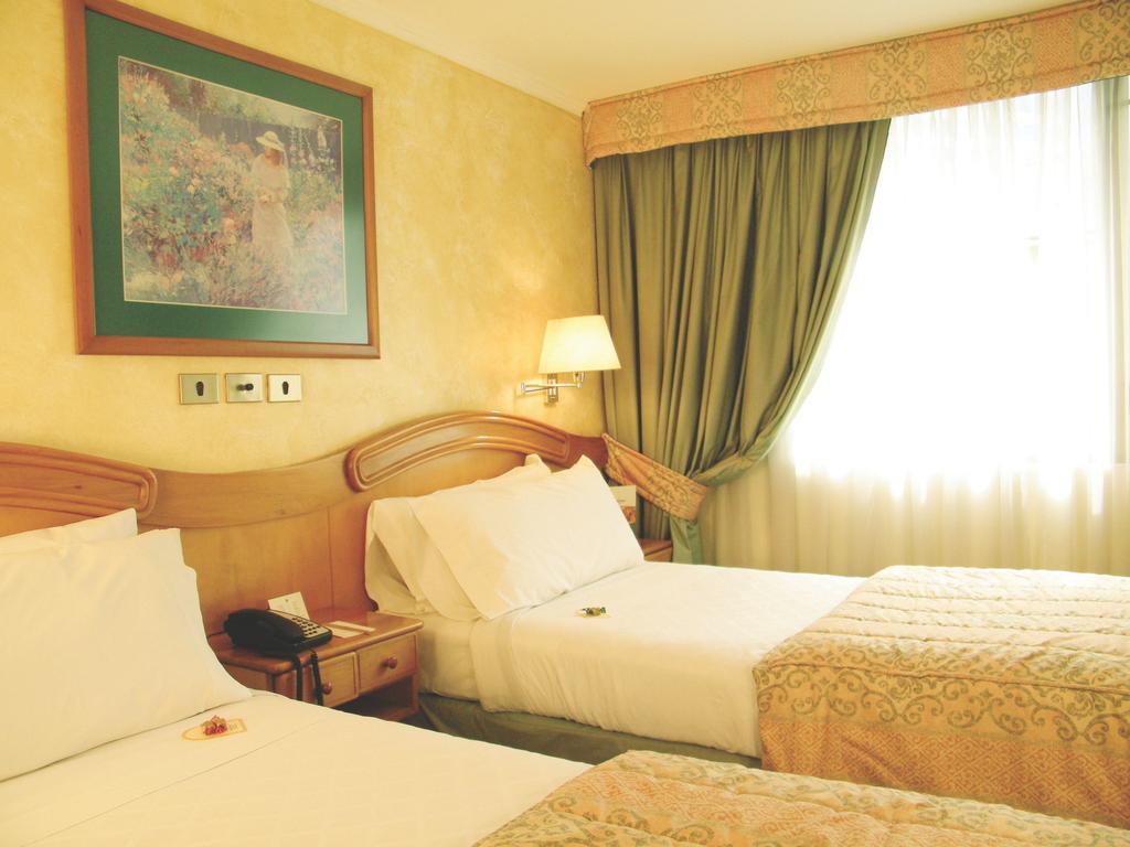 Hotel Torremayor Lyon Сантьяго Экстерьер фото